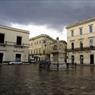 Nella piazza antistante il municipio sorge il monumento a Francesca Capece. La statua  in marmo bianco di Carrara (Maglie, 1769  1848),che alla morte del marito lasci tutti i suoi beni alla citt di Maglie.